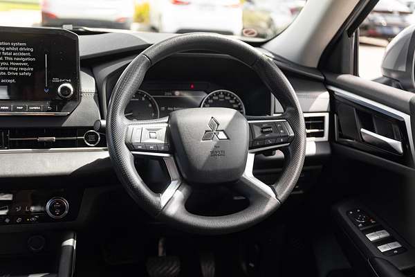 2022 Mitsubishi Outlander ES ZM