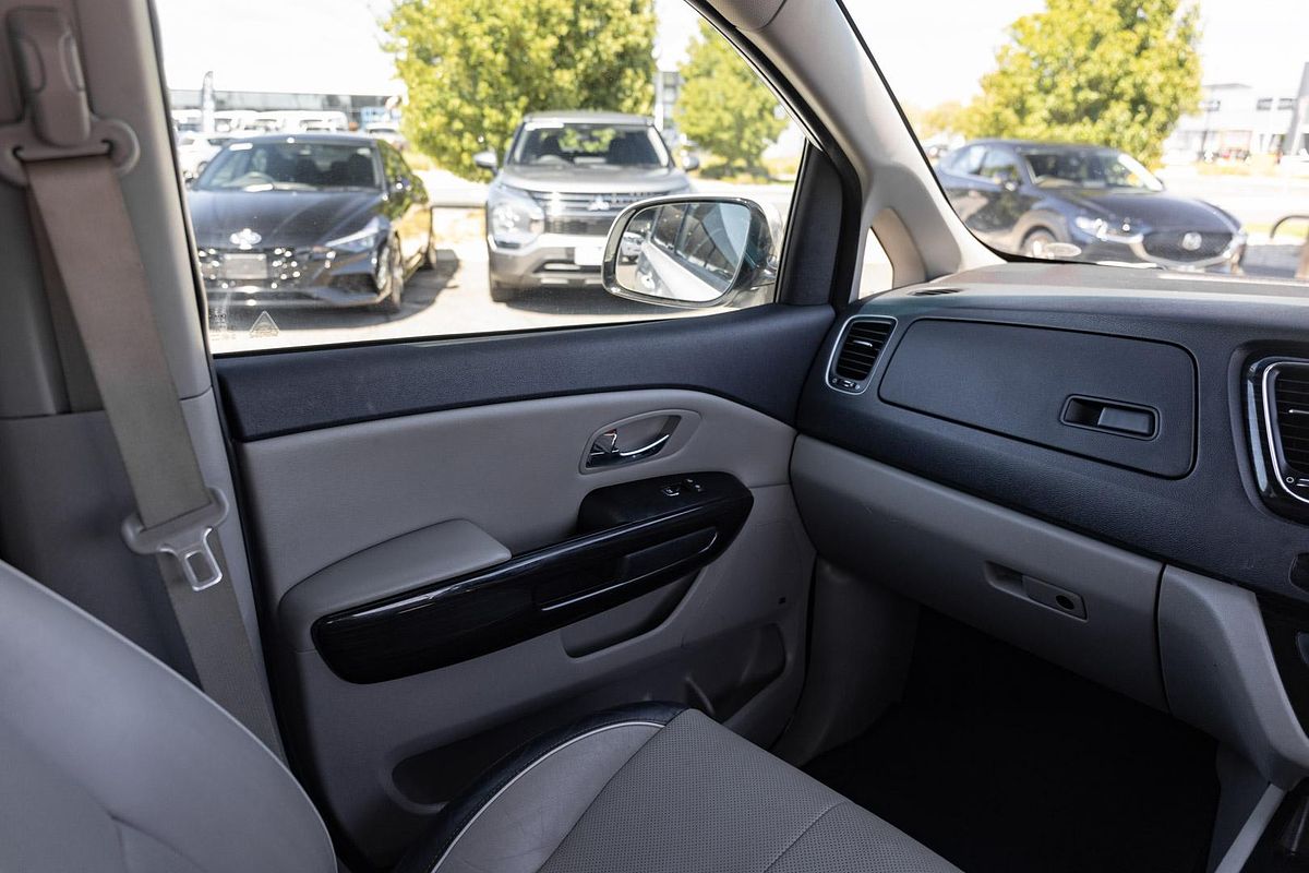 2019 Kia Carnival Platinum YP