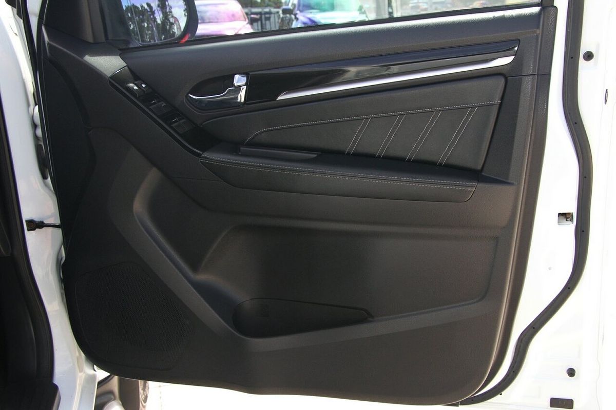 2020 Isuzu MU-X LS-T