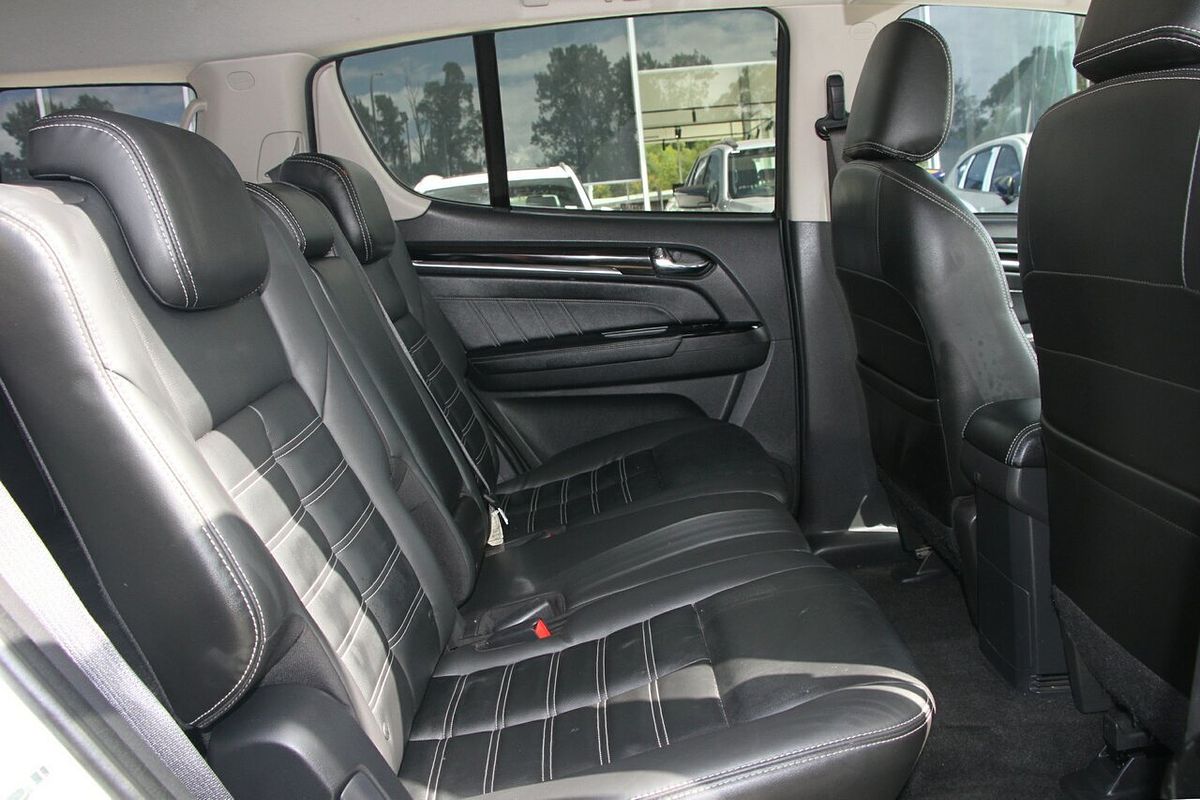 2020 Isuzu MU-X LS-T