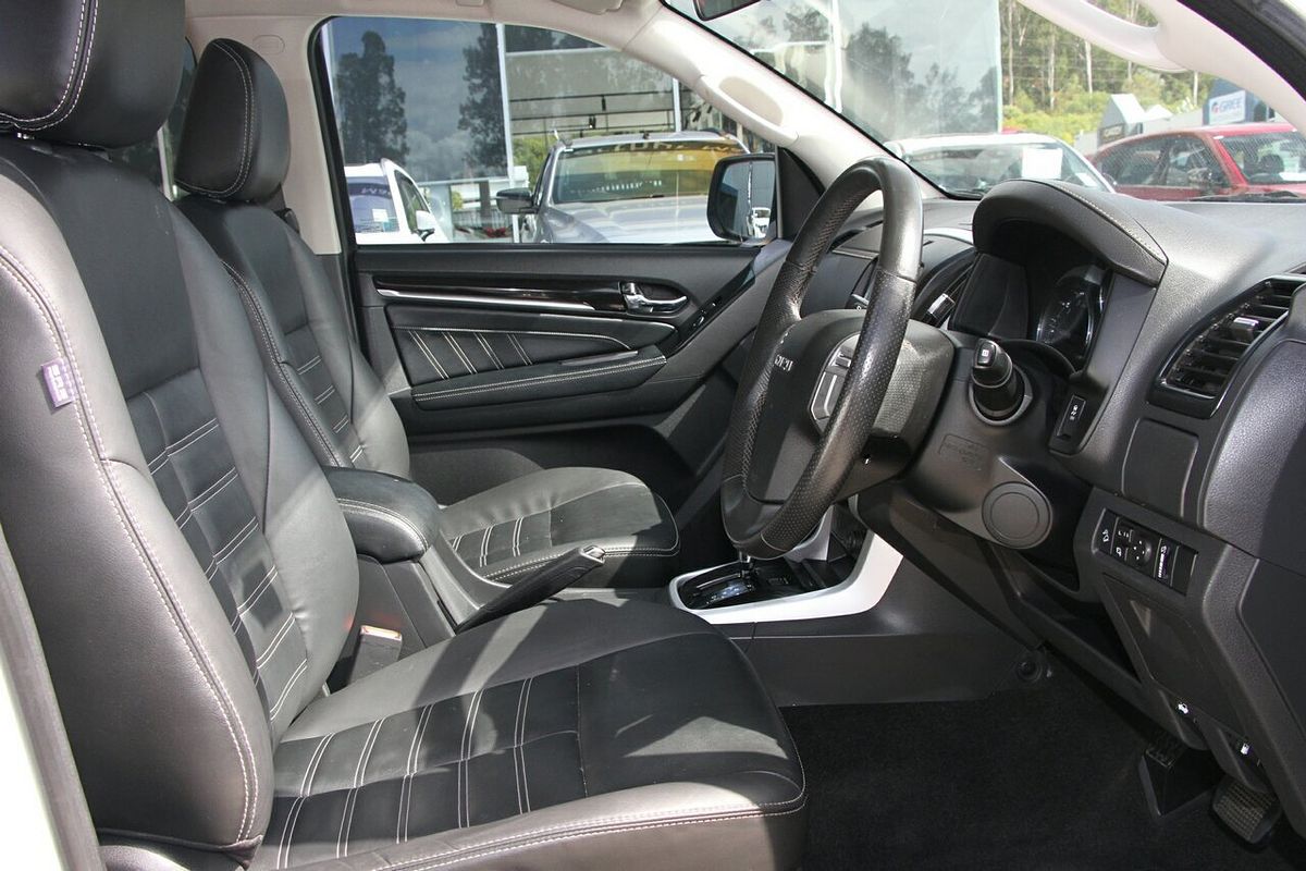 2020 Isuzu MU-X LS-T