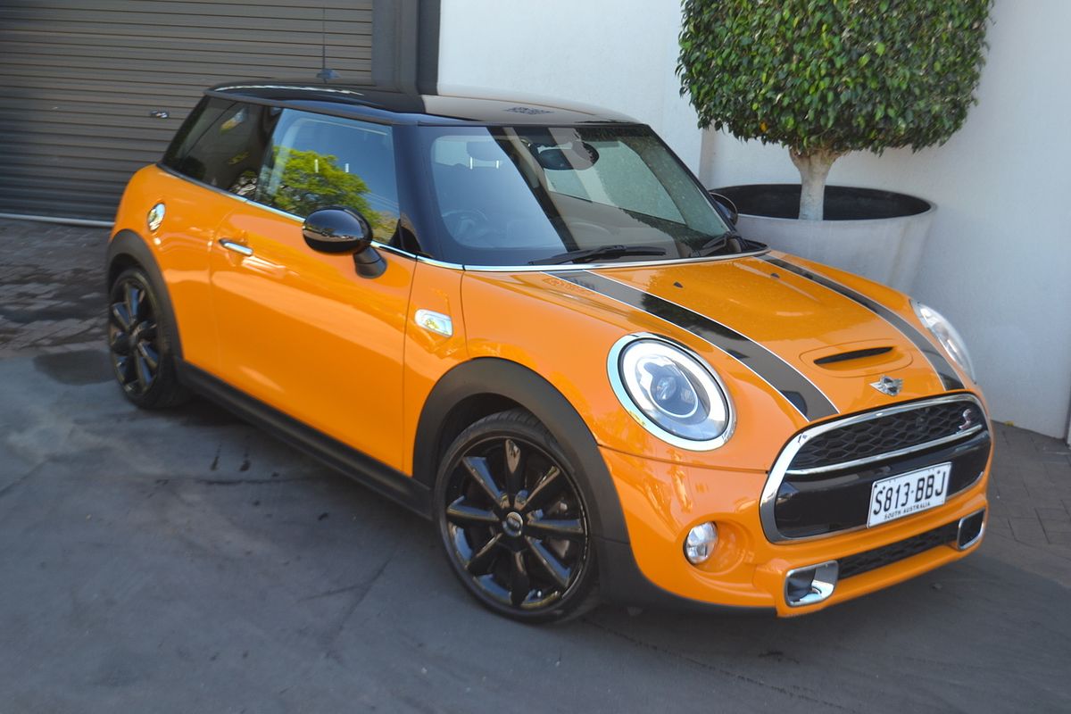 2014 MINI Hatch Cooper F55