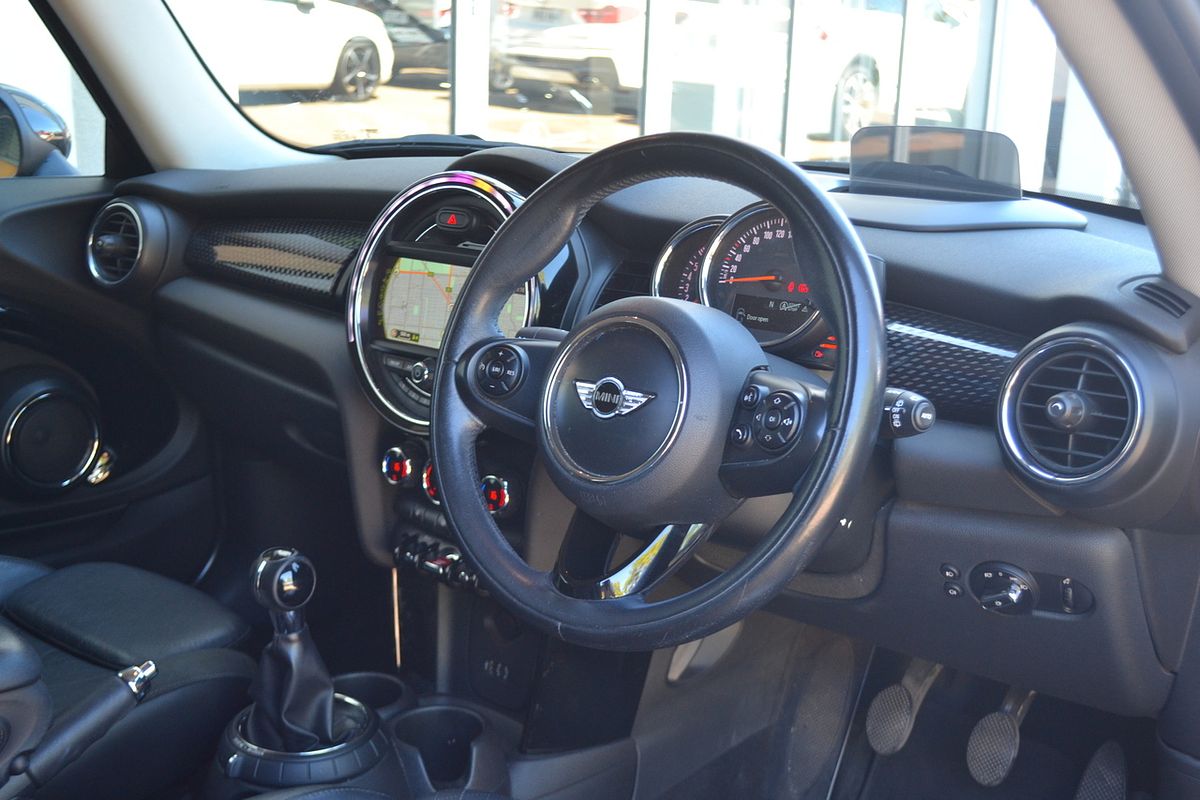 2014 MINI Hatch Cooper F55