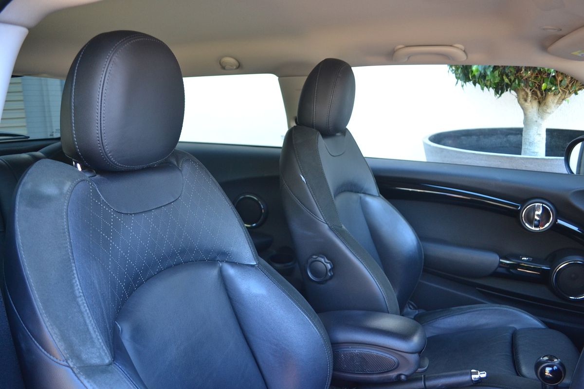 2014 MINI Hatch Cooper F55