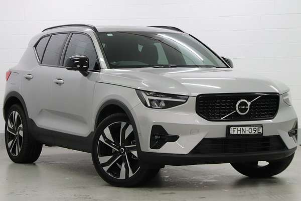 2023 Volvo XC40 Ultimate B5 Dark