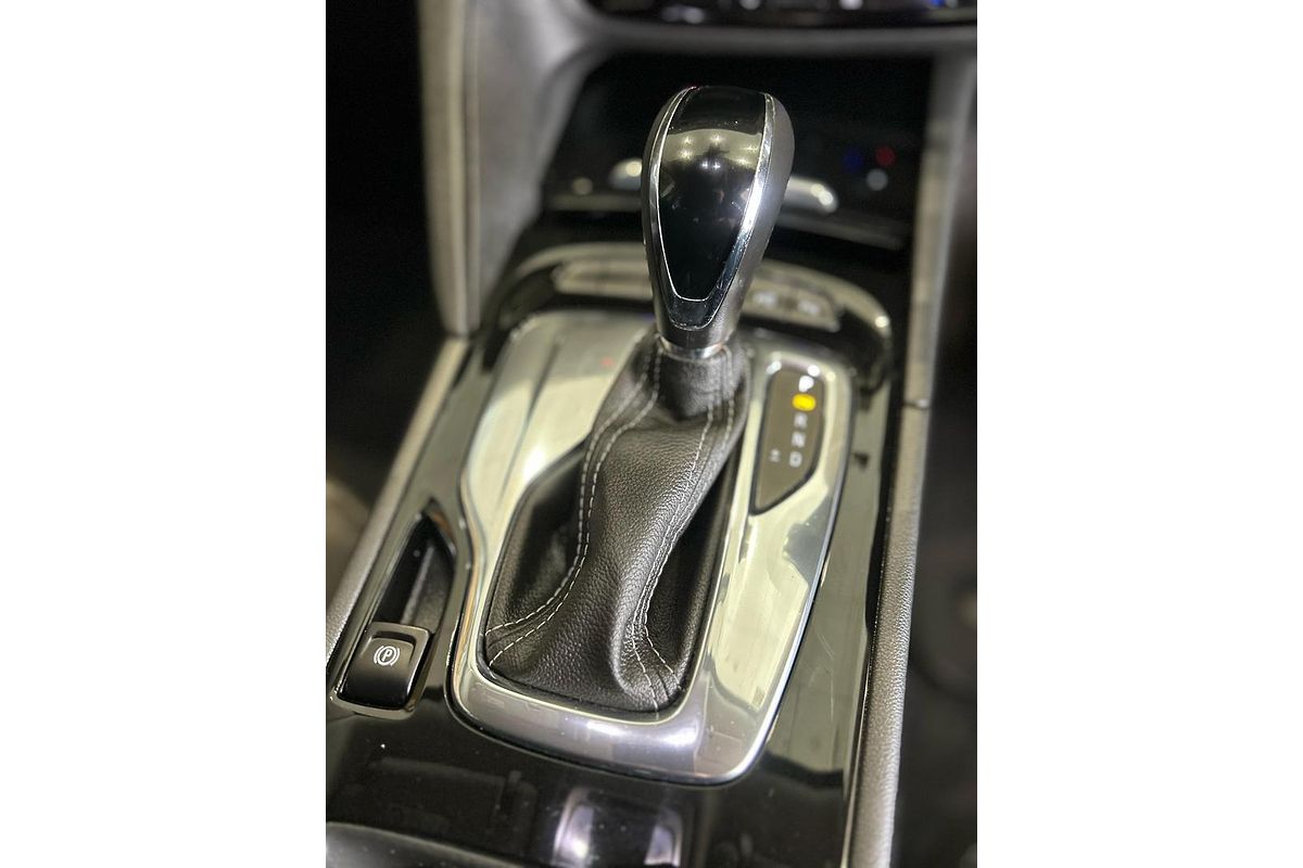 2020 Holden Commodore LT ZB