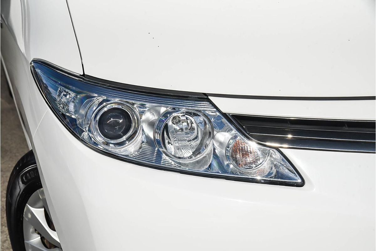 2015 Toyota Tarago GLi ACR50R