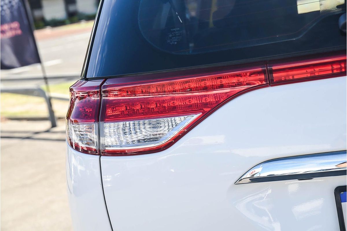 2015 Toyota Tarago GLi ACR50R