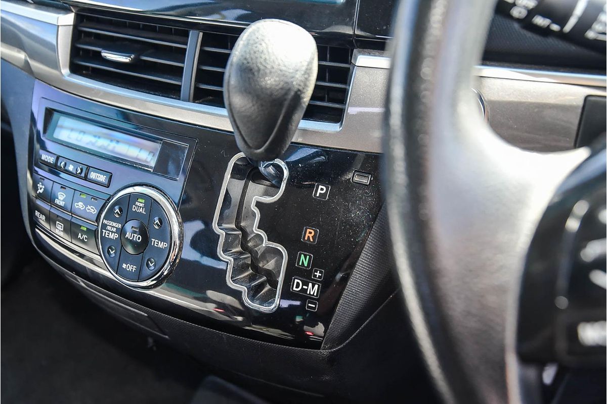 2015 Toyota Tarago GLi ACR50R