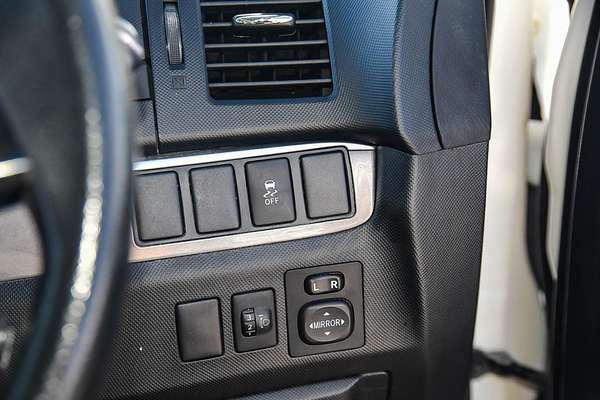 2015 Toyota Tarago GLi ACR50R
