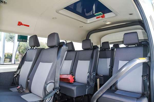 2021 Toyota Hiace Commuter GDH322R