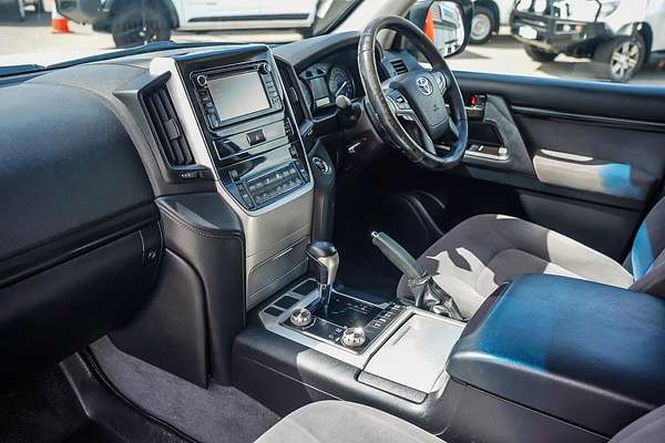 2017 Toyota Landcruiser GXL VDJ200R