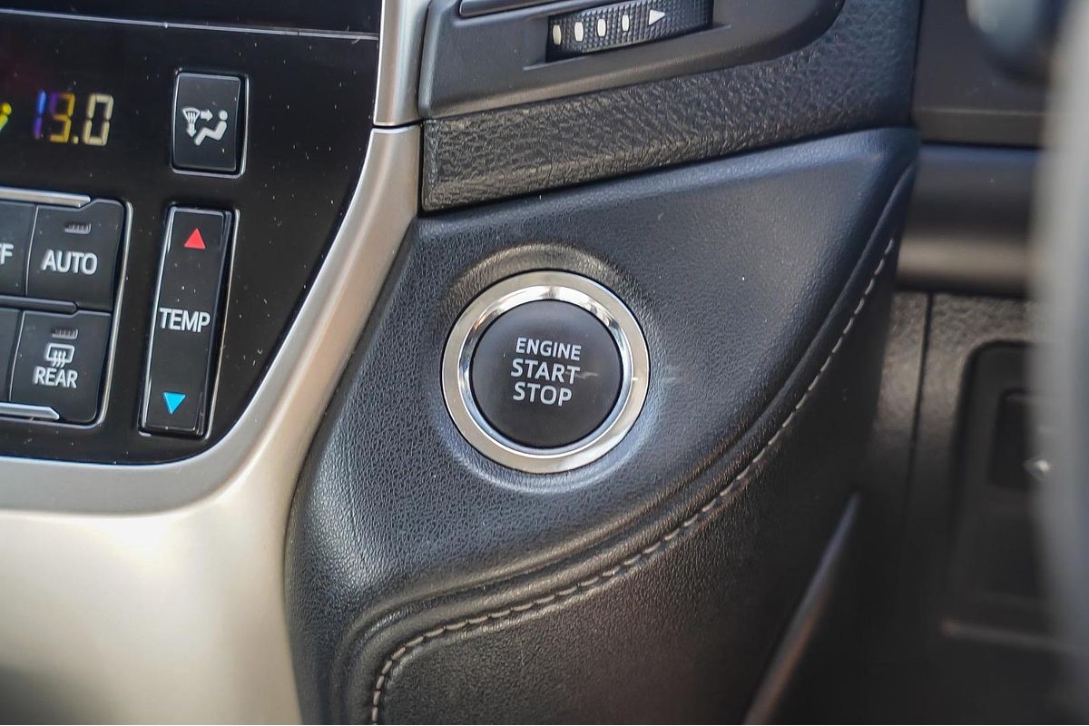 2016 Toyota Landcruiser GXL VDJ200R