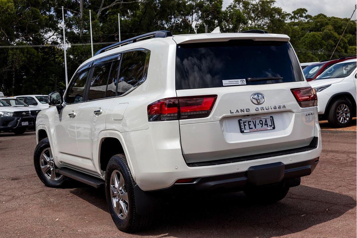 2023 Toyota Landcruiser Sahara FJA300R