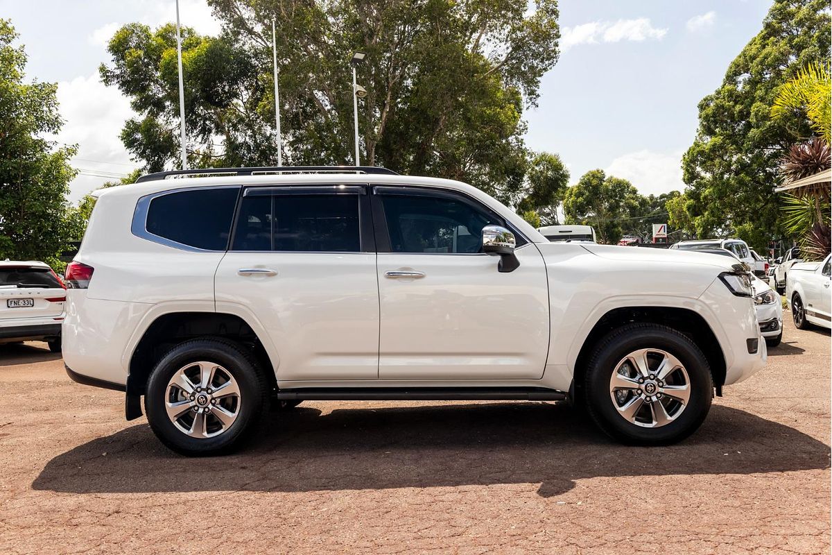 2023 Toyota Landcruiser Sahara FJA300R