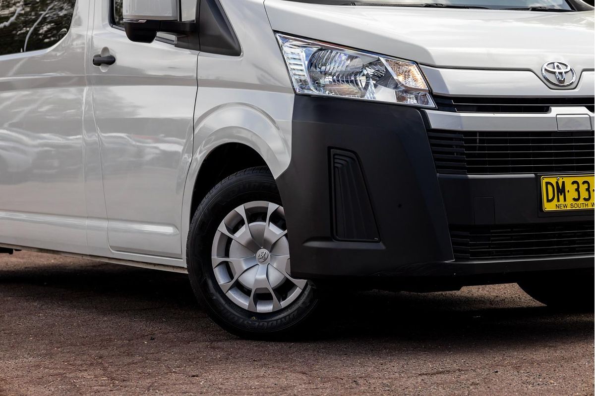 2021 Toyota Hiace Commuter GDH322R
