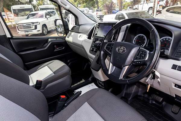 2021 Toyota Hiace Commuter GDH322R