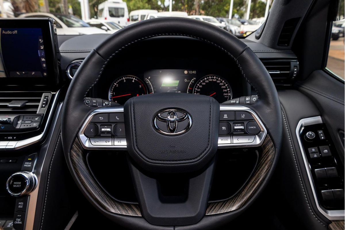 2023 Toyota Landcruiser Sahara FJA300R