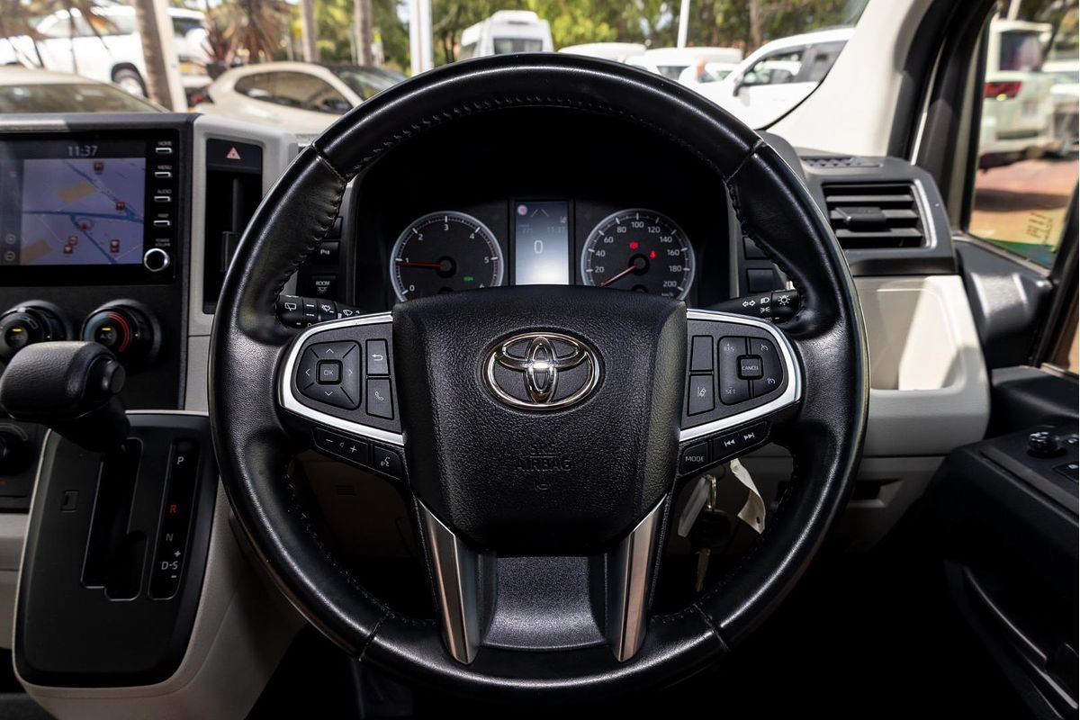 2021 Toyota Hiace Commuter GDH322R