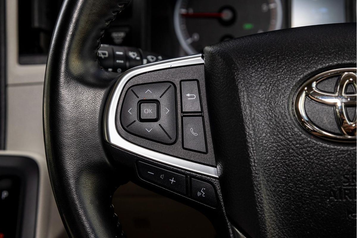 2021 Toyota Hiace Commuter GDH322R