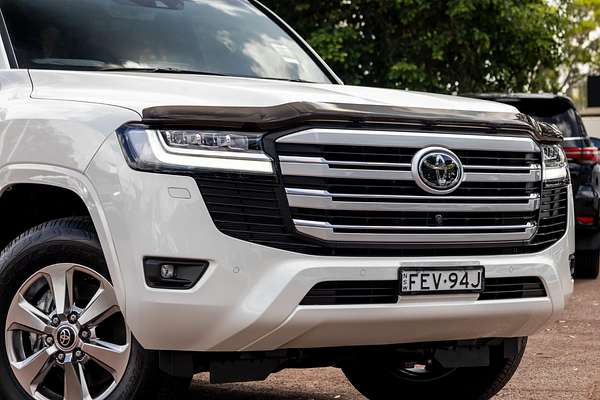 2023 Toyota Landcruiser Sahara FJA300R
