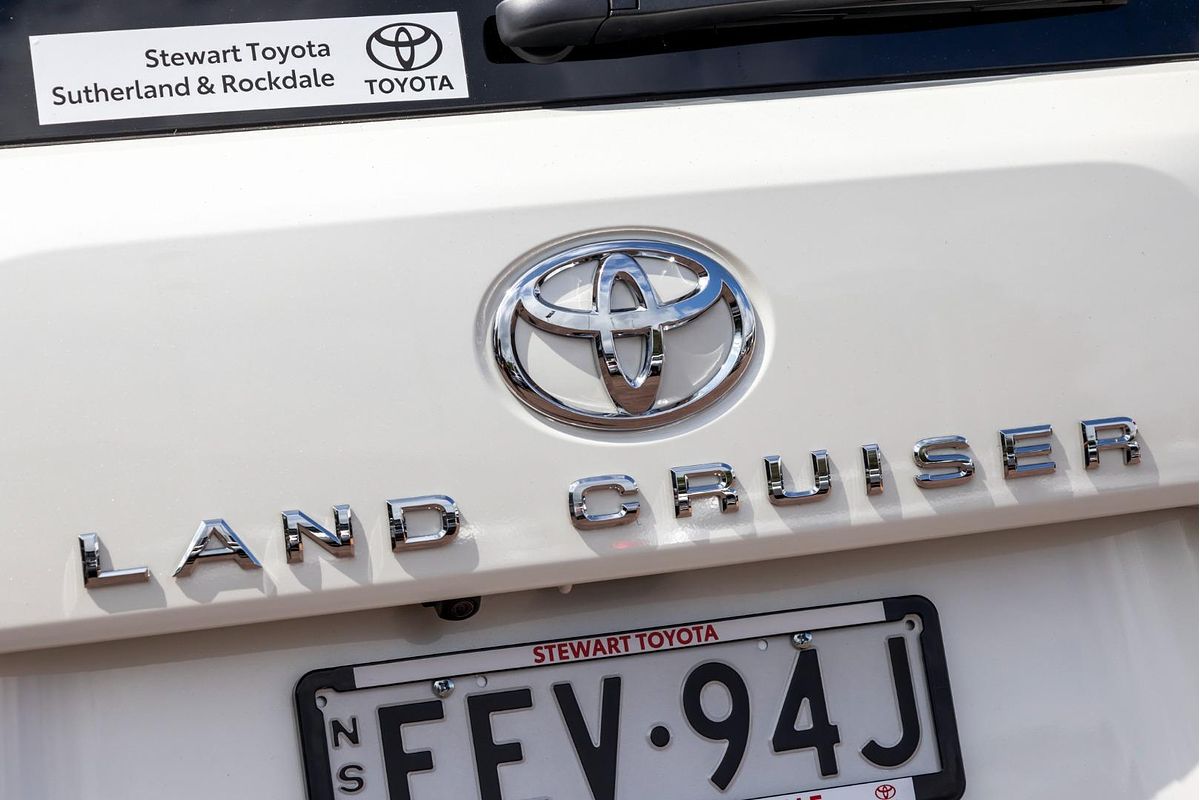 2023 Toyota Landcruiser Sahara FJA300R