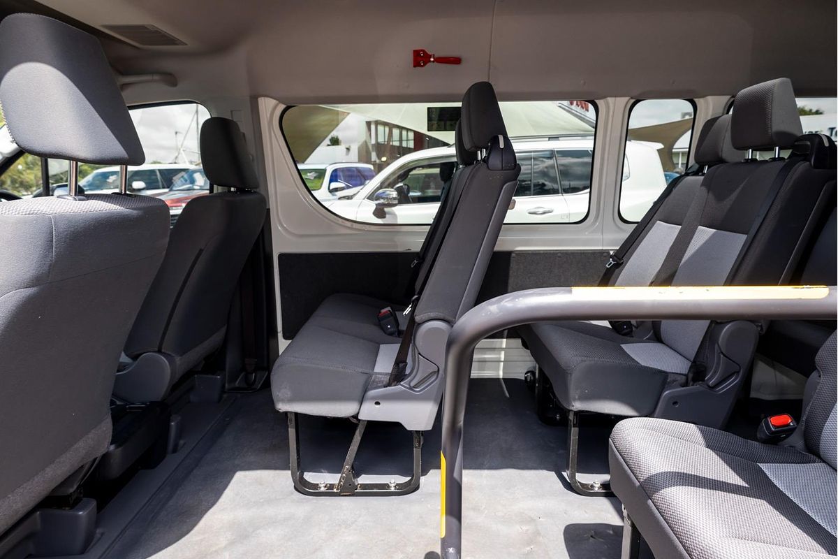 2021 Toyota Hiace Commuter GDH322R