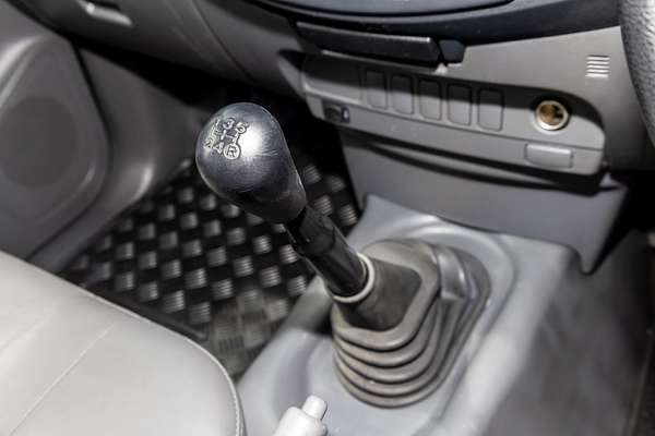 2015 Toyota Hilux Workmate TGN16R Rear Wheel Drive