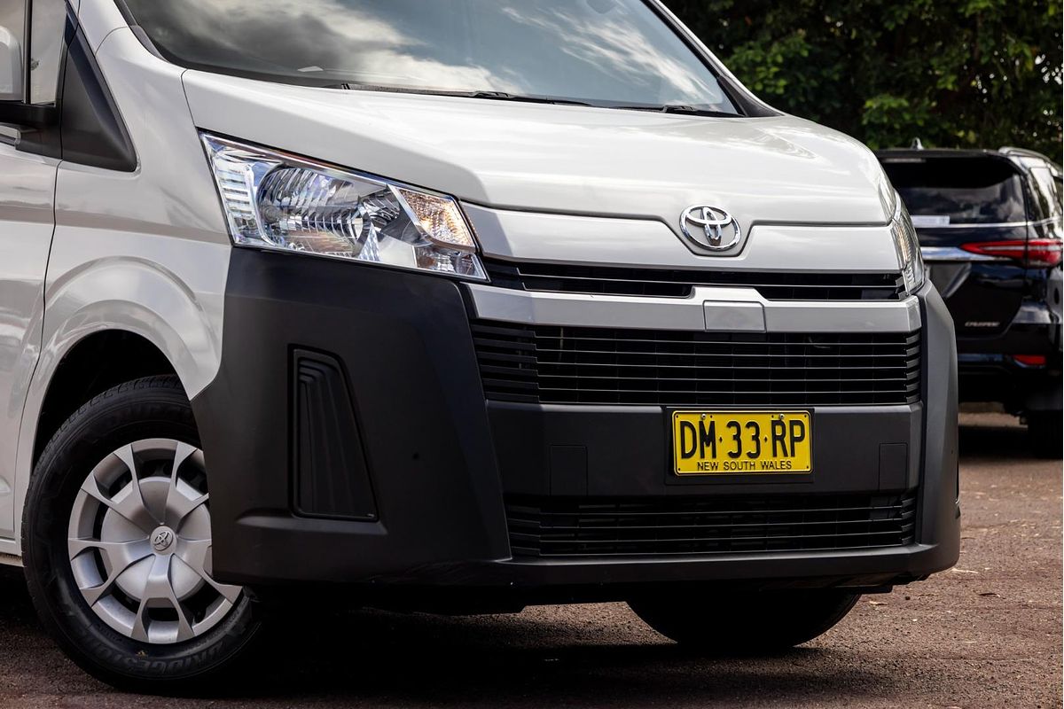 2021 Toyota Hiace Commuter GDH322R