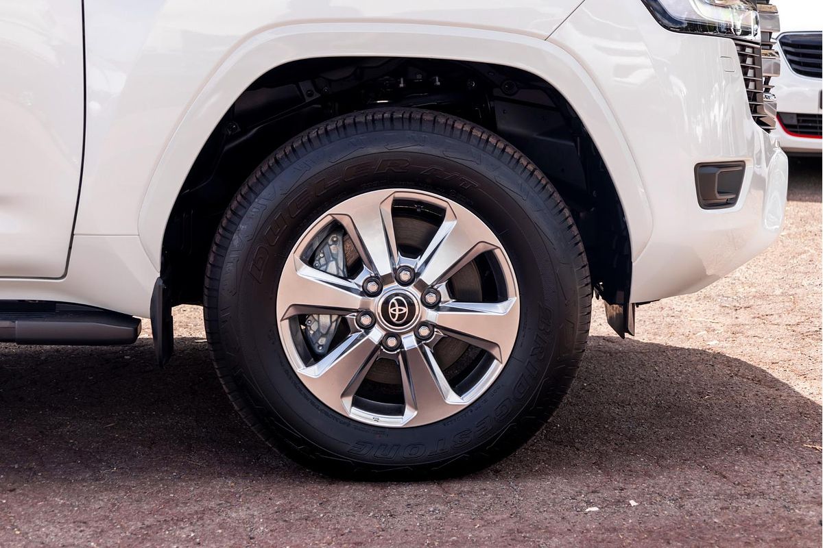 2023 Toyota Landcruiser Sahara FJA300R