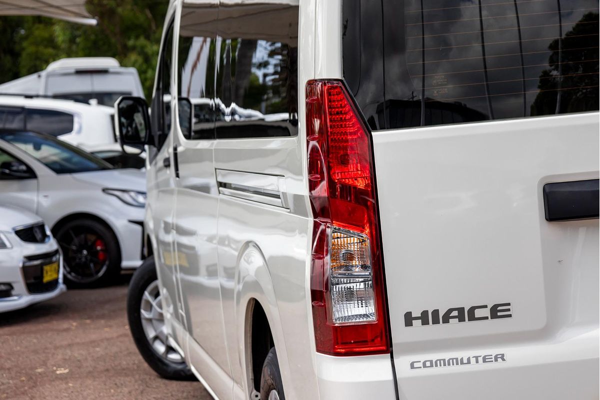 2021 Toyota Hiace Commuter GDH322R