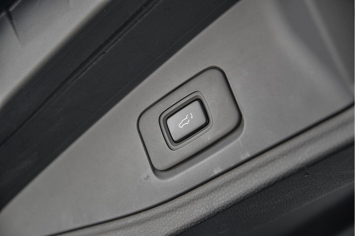 2023 Isuzu MU-X LS-U