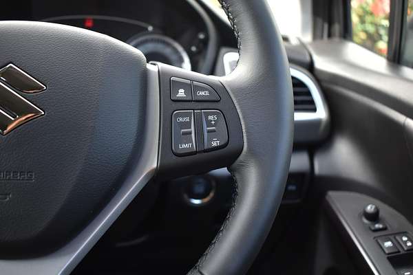 2023 Suzuki S-Cross JYB