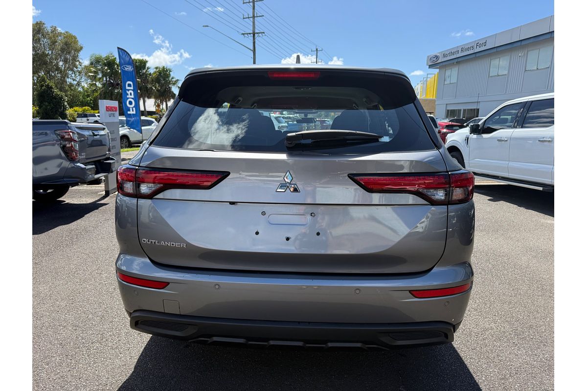2023 Mitsubishi Outlander ES ZM