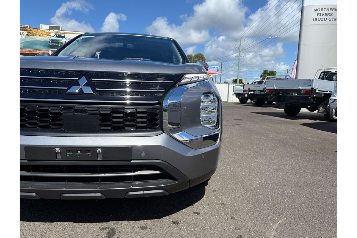 2023 Mitsubishi Outlander ES ZM