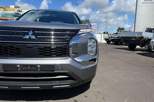 2023 Mitsubishi Outlander ES ZM
