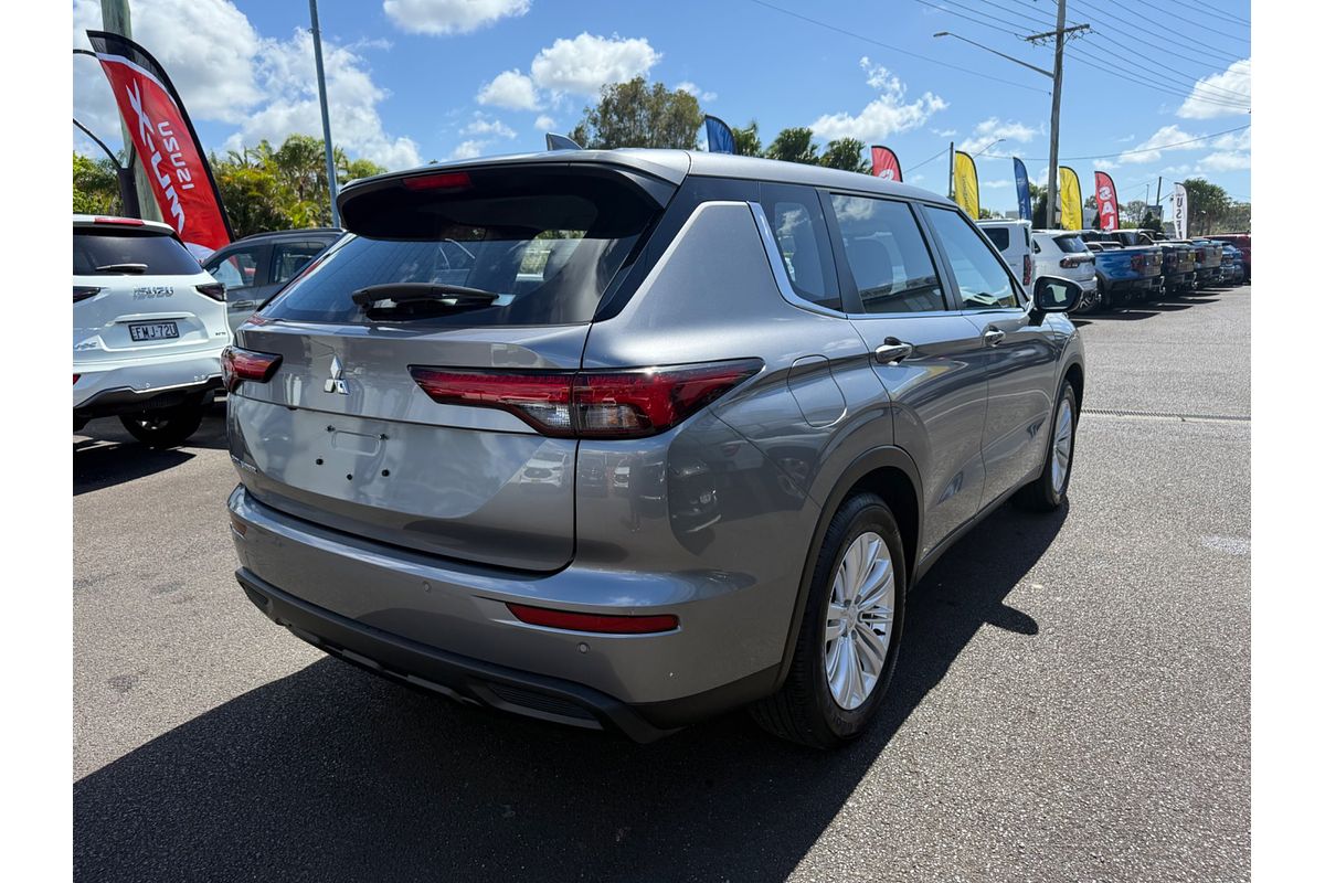 2023 Mitsubishi Outlander ES ZM