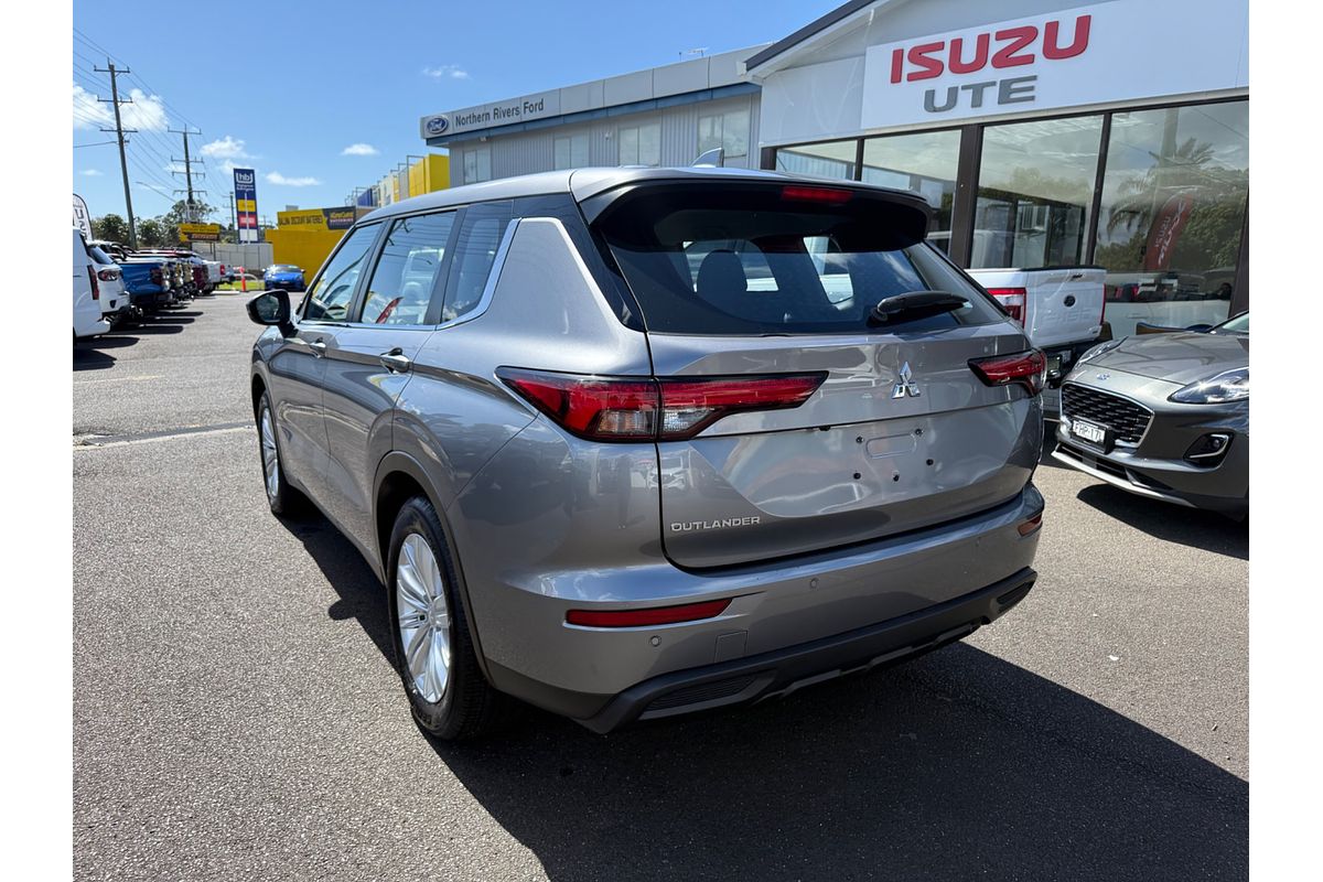 2023 Mitsubishi Outlander ES ZM