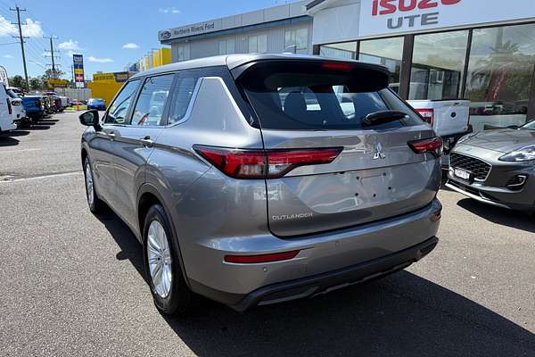 2023 Mitsubishi Outlander ES ZM