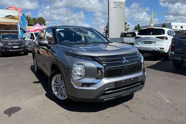 2023 Mitsubishi Outlander ES ZM