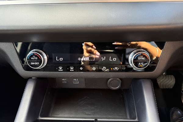 2023 Mitsubishi Outlander ES ZM
