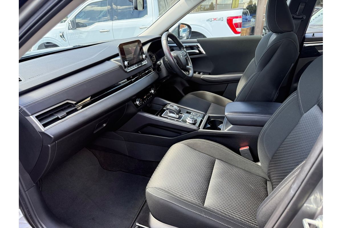 2023 Mitsubishi Outlander ES ZM