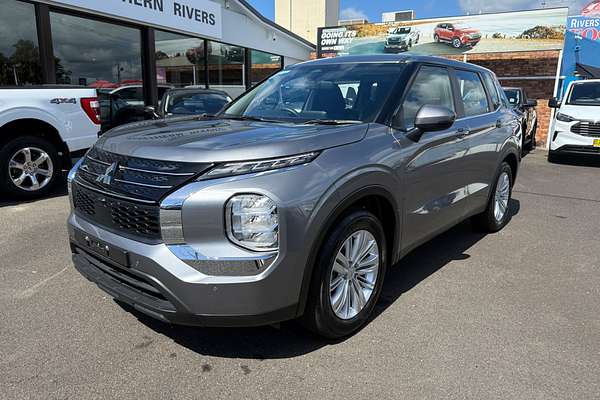 2023 Mitsubishi Outlander ES ZM