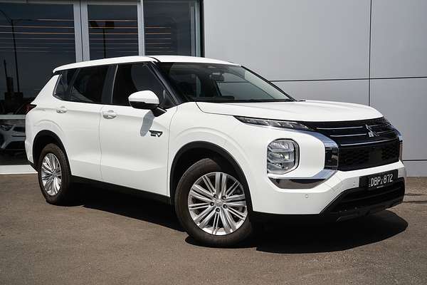 2024 Mitsubishi Outlander PHEV ES ZM