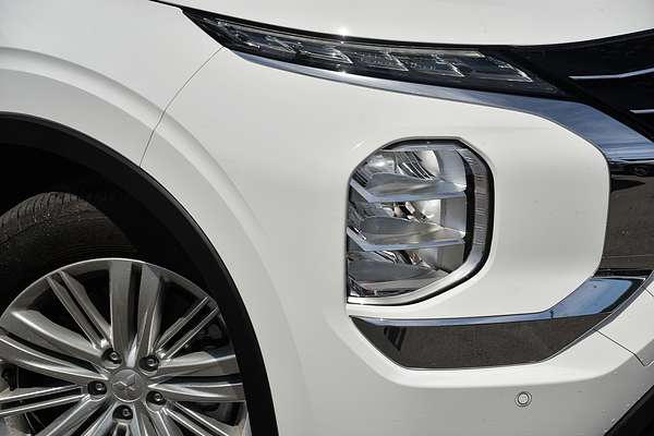 2024 Mitsubishi Outlander PHEV ES ZM