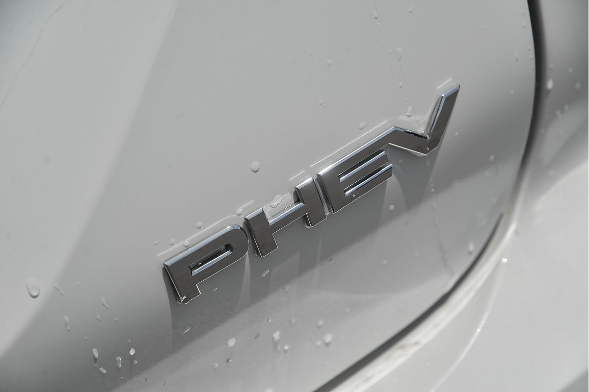 2024 Mitsubishi Outlander PHEV ES ZM
