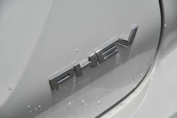 2024 Mitsubishi Outlander PHEV ES ZM