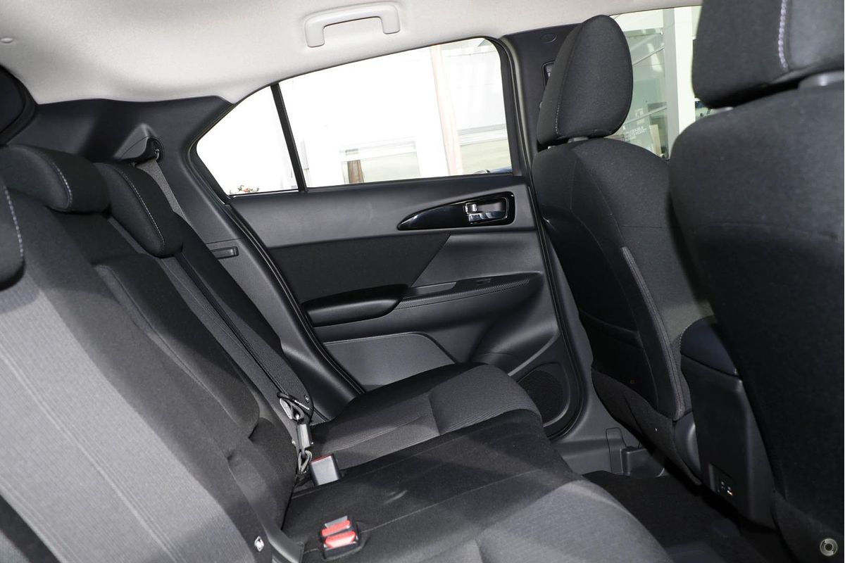 2024 Mitsubishi Outlander PHEV ES ZM
