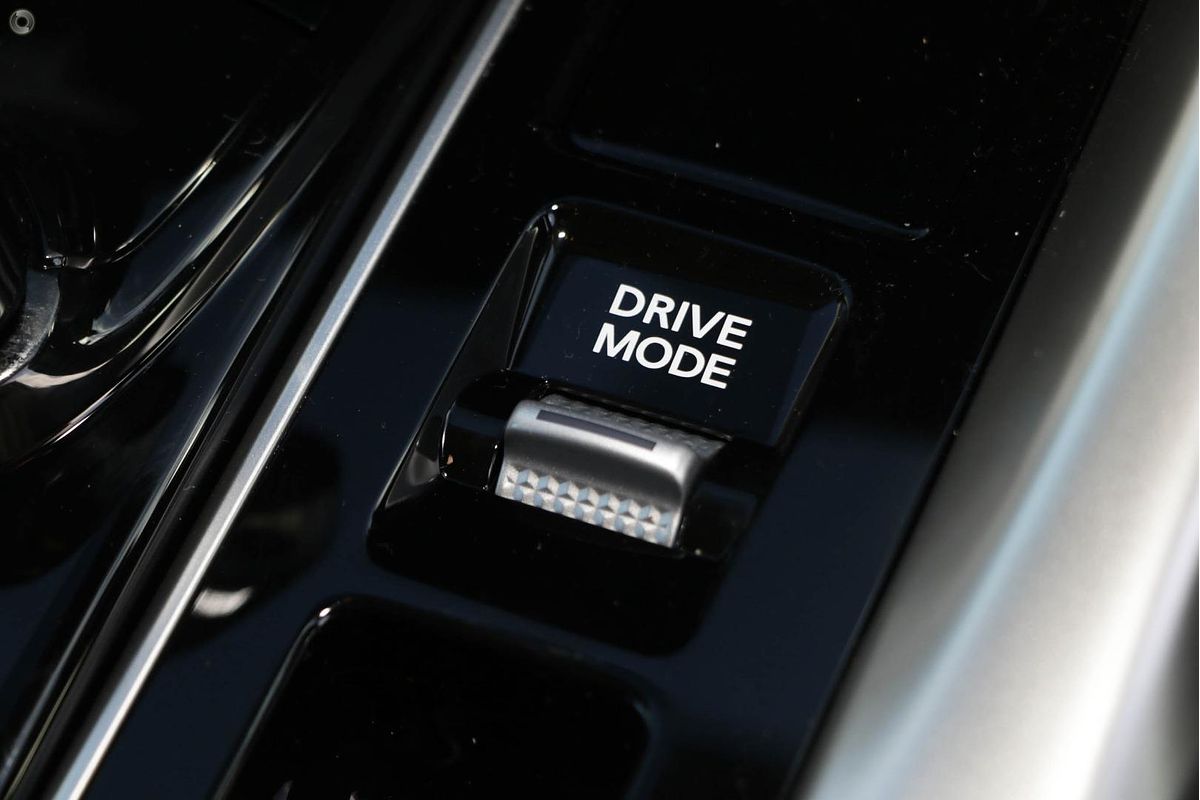 2024 Mitsubishi Outlander PHEV ES ZM