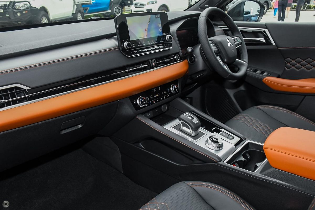 2024 Mitsubishi Outlander Exceed Tourer ZM